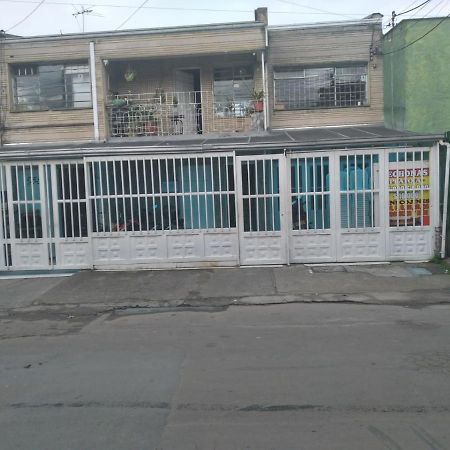 Habitacion Con Bano Privado Cerca Al Aeropuerto Bogota Bagian luar foto